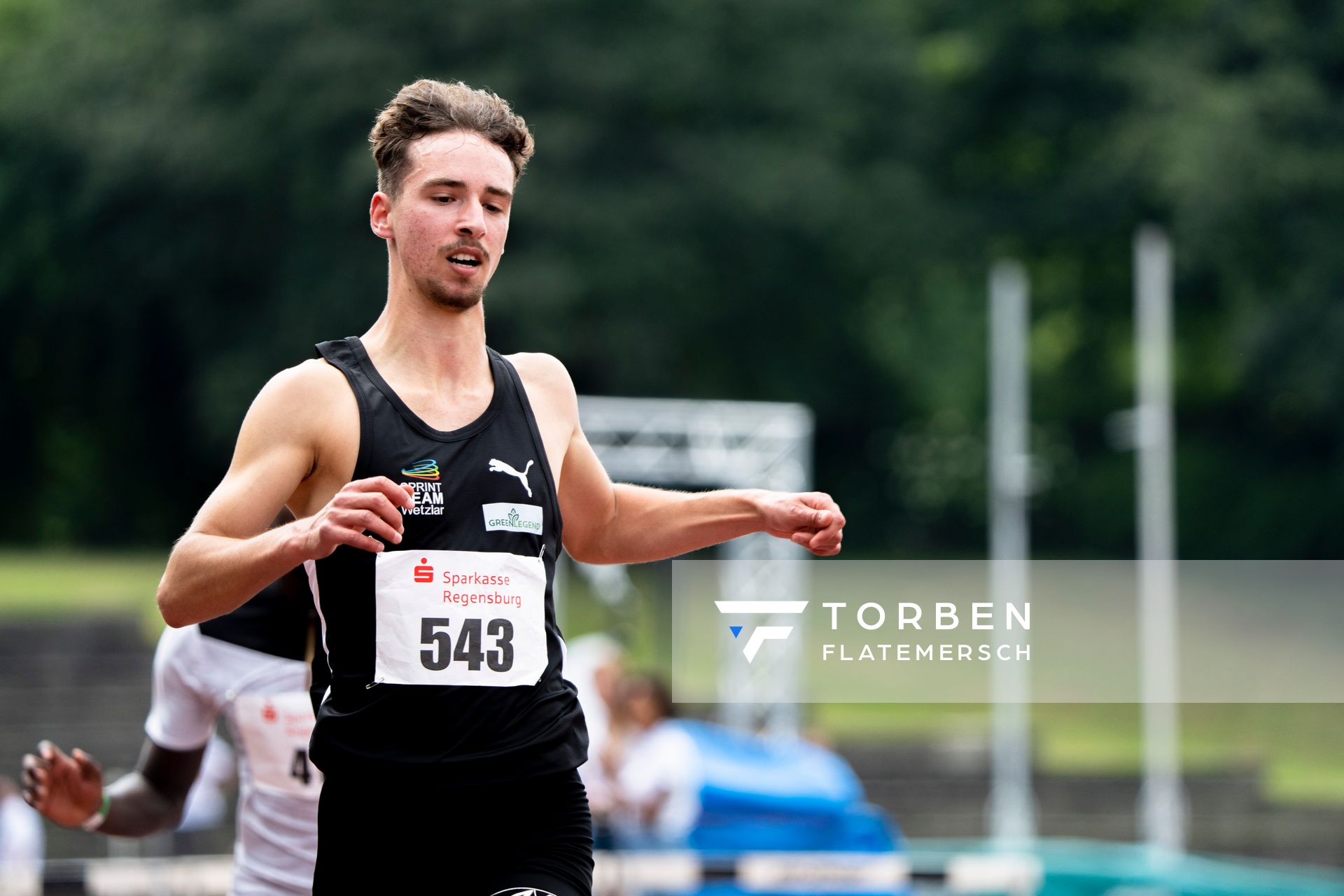 Aaron Giurgian (Sprintteam Wetzlar) ueber 110m Huerden am 04.06.2022 waehrend der Sparkassen Gala in Regensburg